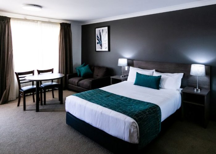 Deluxe-Room-Ambassador-Orange-NSW-5