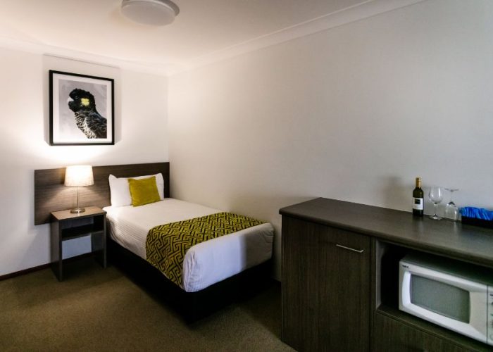 Executive-Room-Ambassador-Orange-NSW-9
